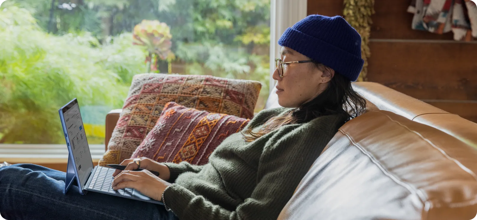 man working in laptop
